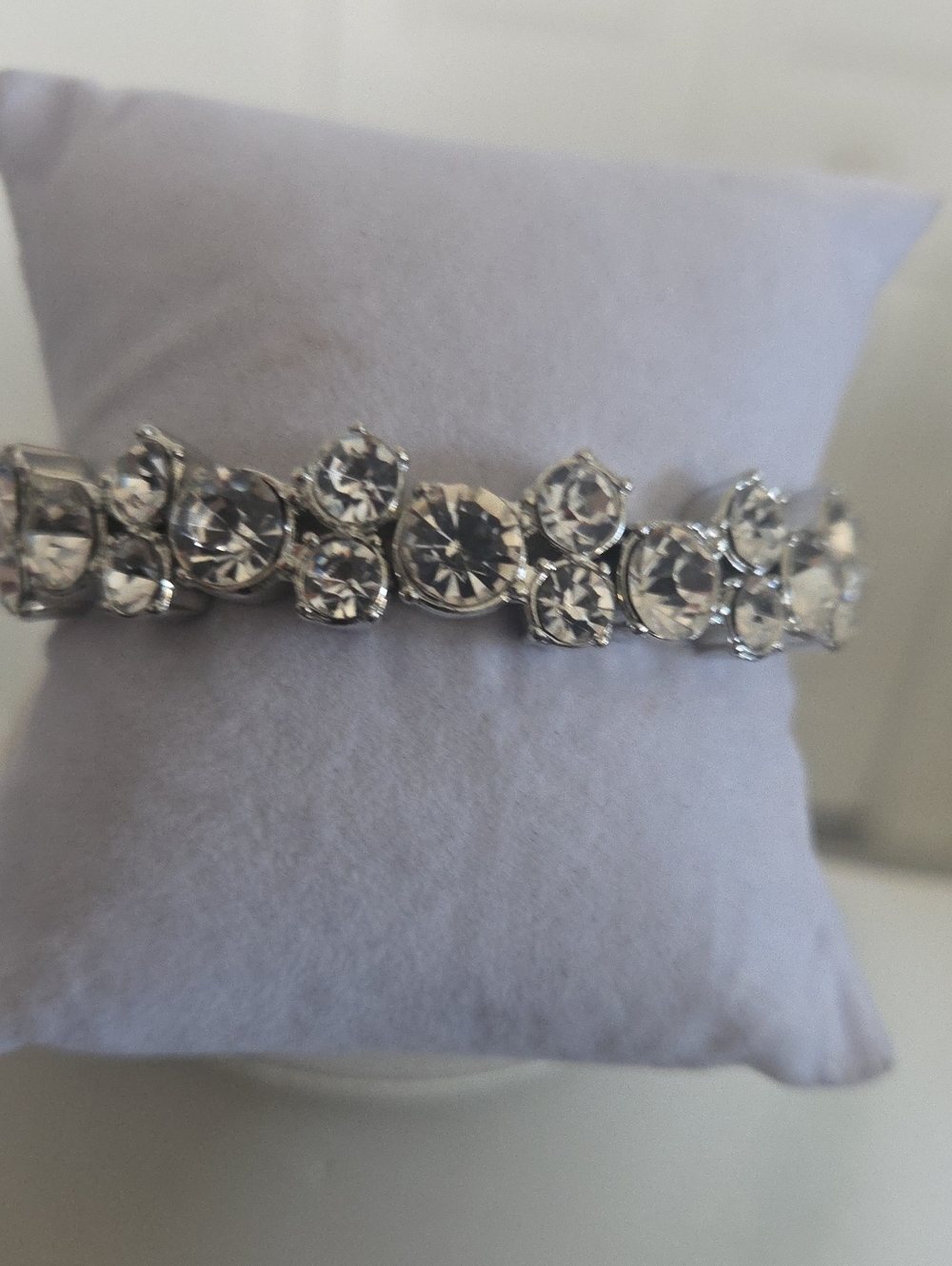 Paparazzi Here Comes The Bribe White Bracelet NWT